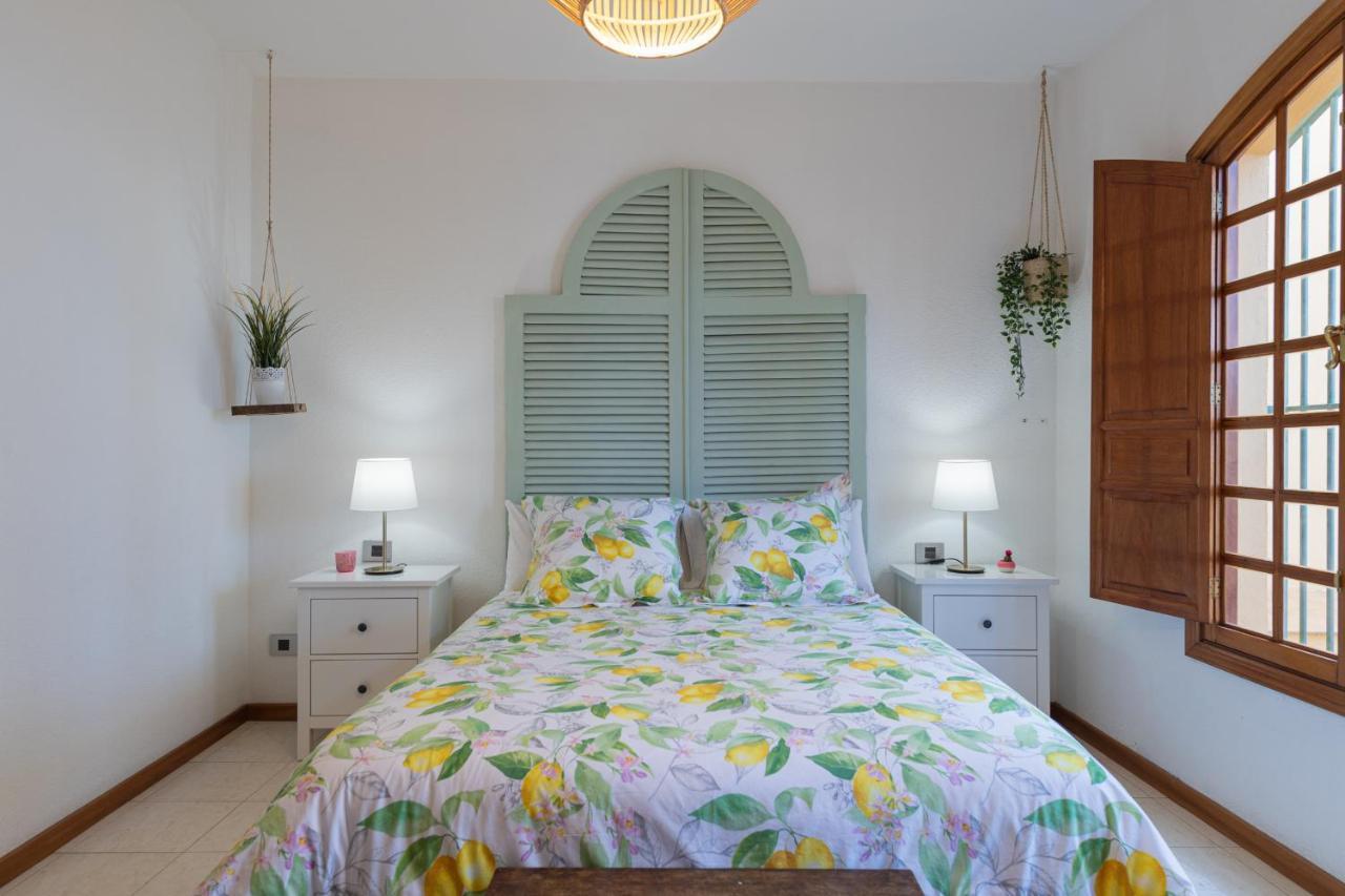 The Yellow House - Solarium - Climatized Pool Gáldar المظهر الخارجي الصورة